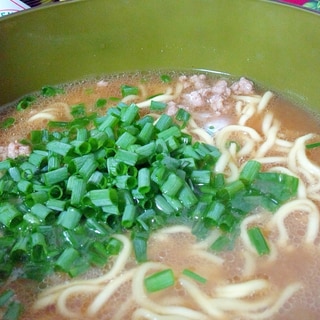 そぼろ味噌ネギラーメン・レンジで簡単に☆